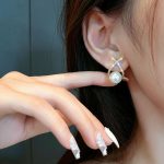 2024 New Inlaid Rhinestone Pearl Stud Earrings Women Personality Fashion Unique Design Earrings Wedding Jewelry Birthday Gift